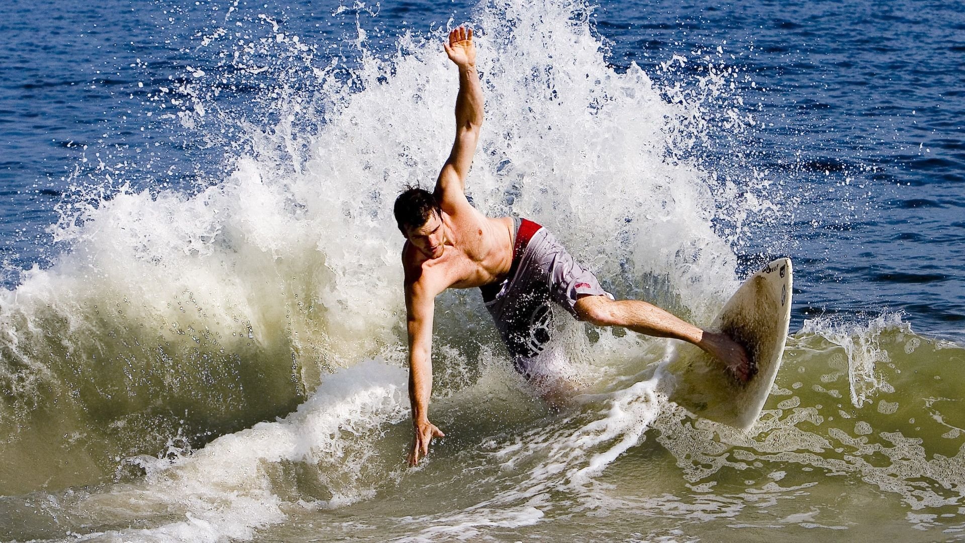九游体育官网首页-“高原极速：雪山巅峰的生命竞速”，雪山高地